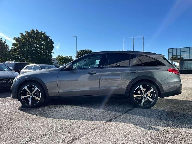 Nuova Mercedes C220 200 CV (147 kW) 2026 Grigio selenite Station wagon