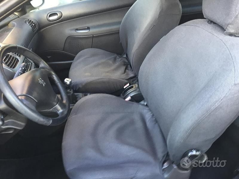 Usata Peugeot 206 88 CV (64 kW) 2006 Grigio Utilitaria