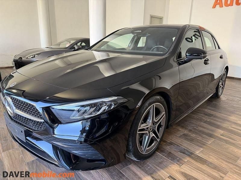 Usata Mercedes A180 AMG Line Premium 116 CV (85 kW) 2024 Nero Utilitaria