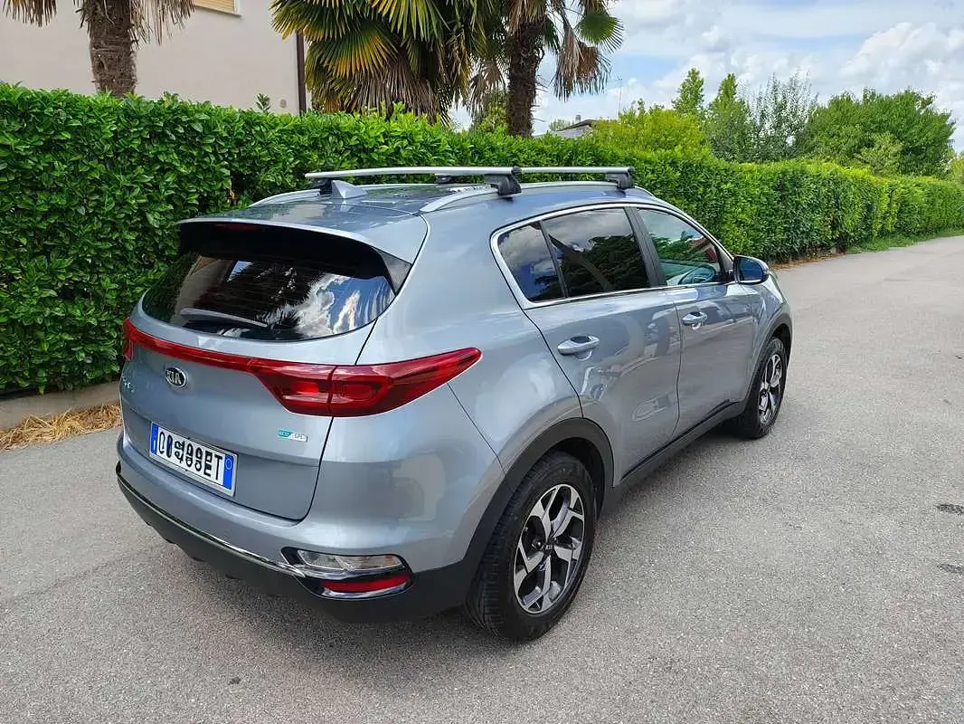 Usata Kia Sportage Urban 132 CV (97 kW) 2021 Grigio SUV