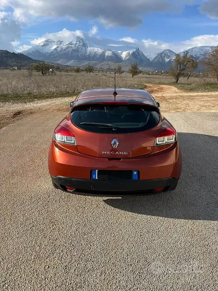 Usata Renault Mégane Coupé Dynamique 110 CV (80 kW) 2010 Rosso Coupé