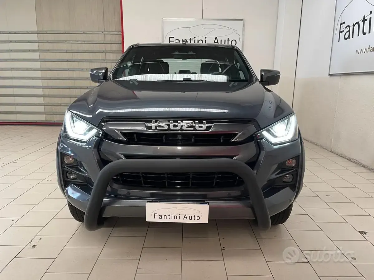 Usata Isuzu D-Max 163 CV (119 kW) 2021 Grigio Pick-up