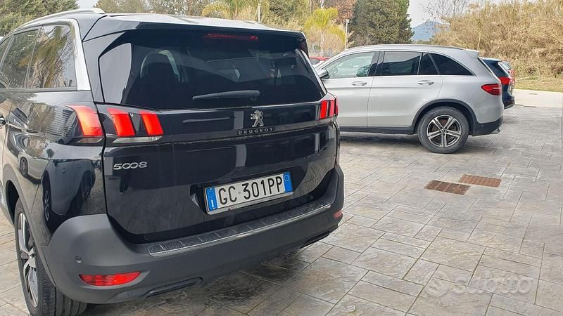 Usata Peugeot 5008 130 CV (95 kW) 2020 Nero SUV