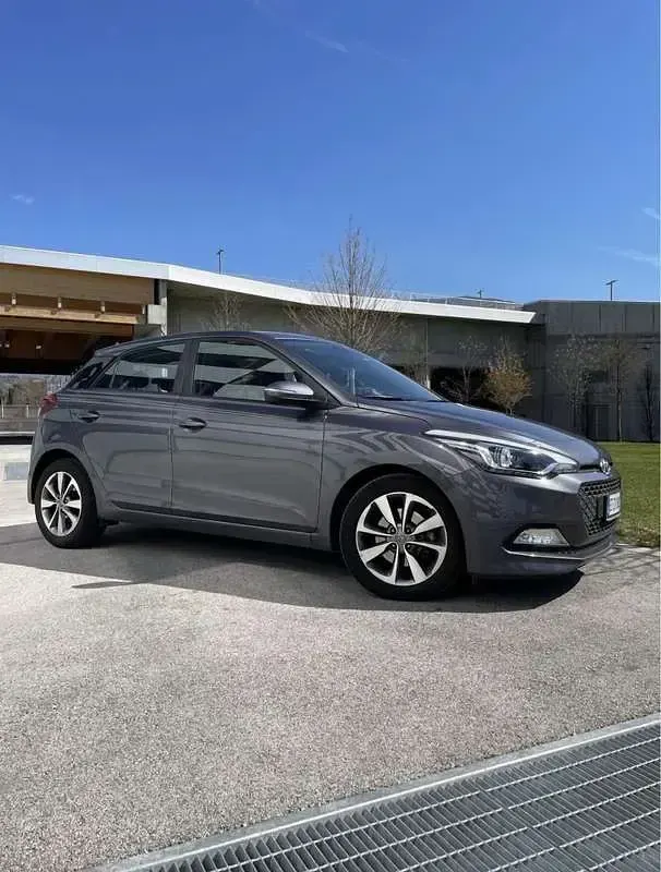 Usata Hyundai i20 Comfort 90 CV (66 kW) 2015 Utilitaria
