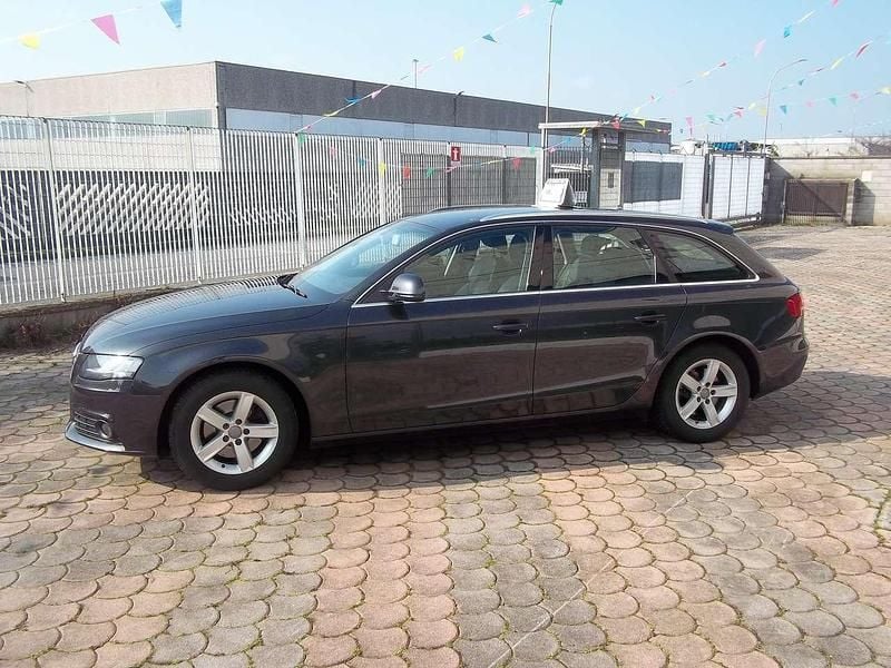 Begagnad Audi A4 Ambiente 160 HK (117 kW) 2008 Svart Kombi
