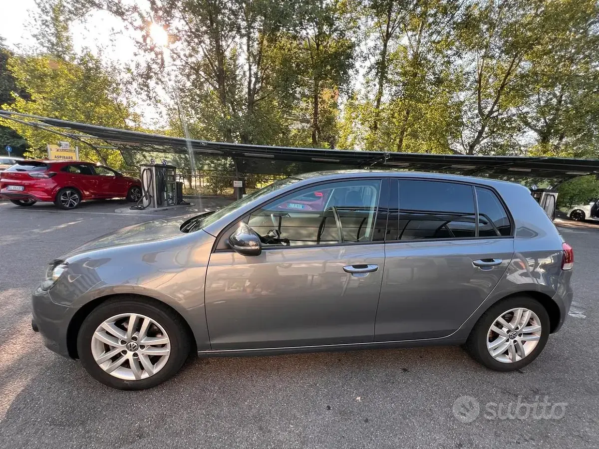 Usata VW Golf VI 122 CV (89 kW) 2009 Grigio Utilitaria