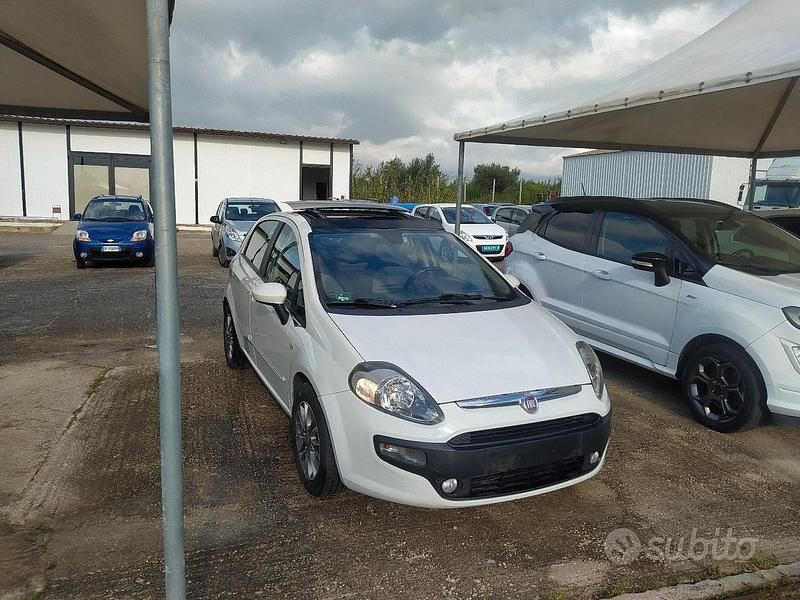 Usata Fiat Punto 95 CV (69 kW) 2012 Bianco Utilitaria