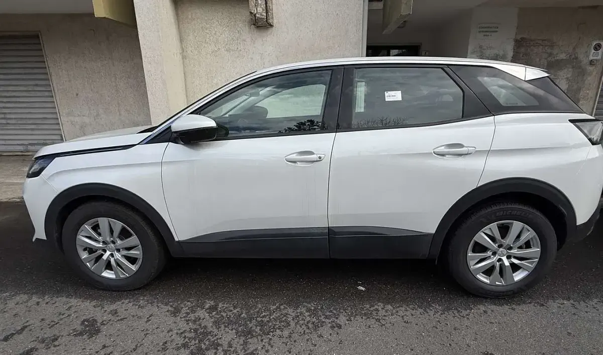 Usata Peugeot 3008 Active 120 CV (88 kW) 2021 SUV