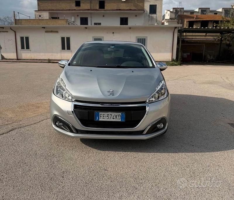 Usata Peugeot 208 2016 Grigio Utilitaria