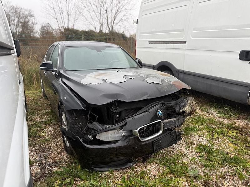Usata BMW 316 Luxury Line 116 CV (85 kW) 2017 Nero Berlina
