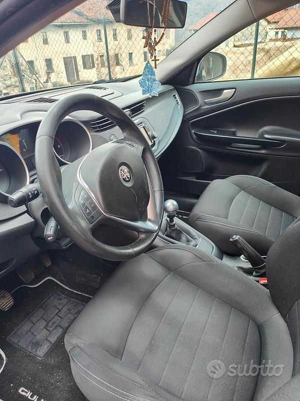 Usata Alfa Romeo Giulietta 120 CV (88 kW) 2016 Grigio Utilitaria