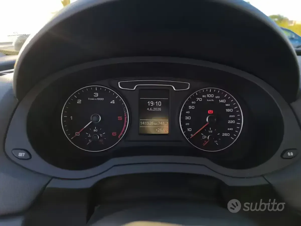 Usata Audi Q3 Advanced Plus 140 CV (102 kW) 2012 Nero SUV