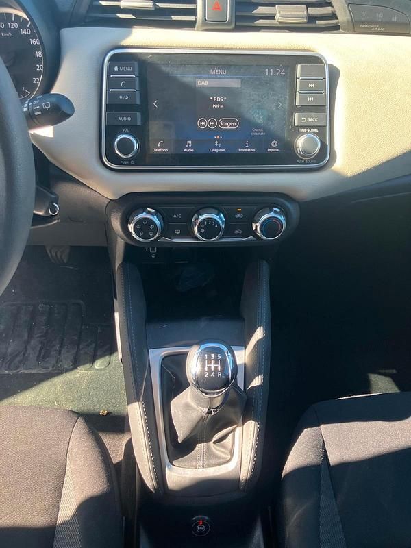 Second-hand Nissan Micra Acenta 92 CP (67 kW) 2023 Argintiu Hatchback