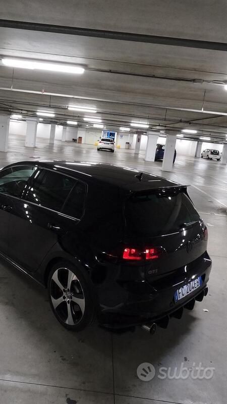 Nero Usata 2015 VW Golf VII GTI Due volumi | 18.500 € (Buon prezzo) - Immagine 1/4
