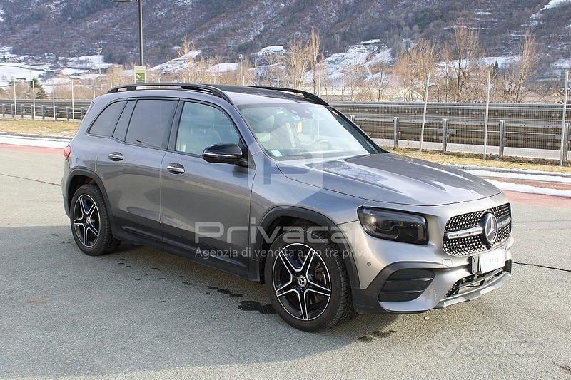 Usata Mercedes GLB180 Premium 116 CV (85 kW) 2023 Grigio SUV