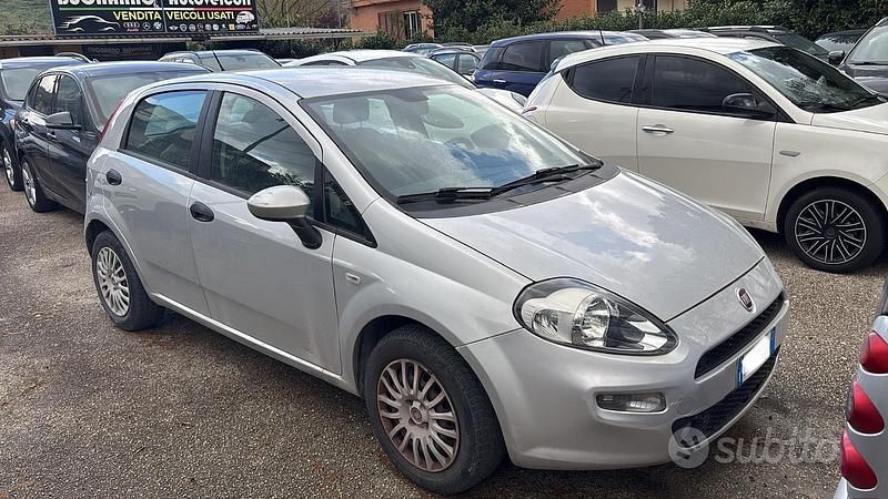 Usata Fiat Punto Lounge 85 CV (62 kW) 2015 Grigio Utilitaria