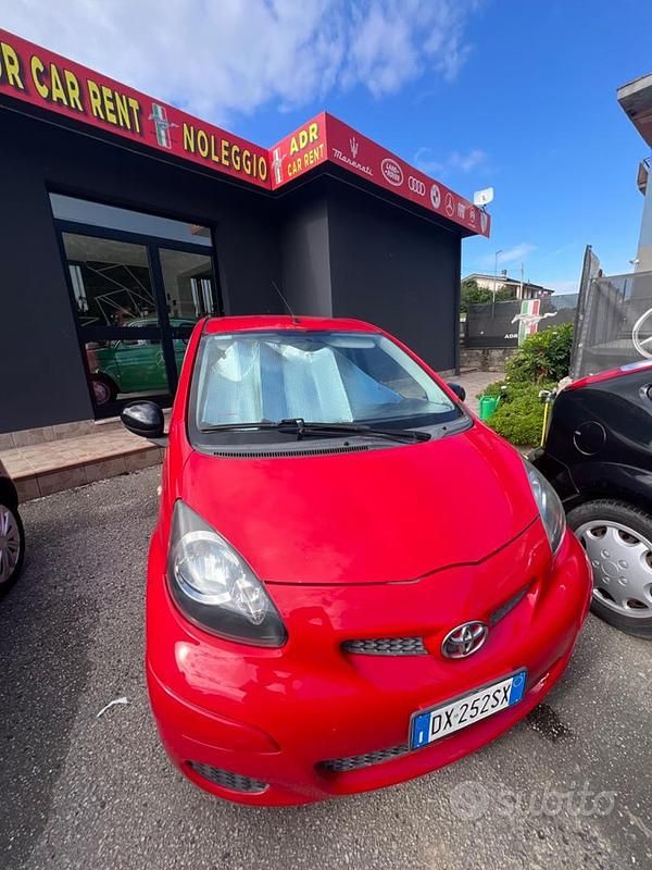 Usata Toyota Aygo 68 CV (50 kW) 2009 Rosso Utilitaria
