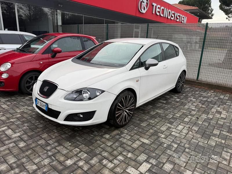 Usata Seat Leon FR 211 CV (155 kW) 2010 Bianco Utilitaria