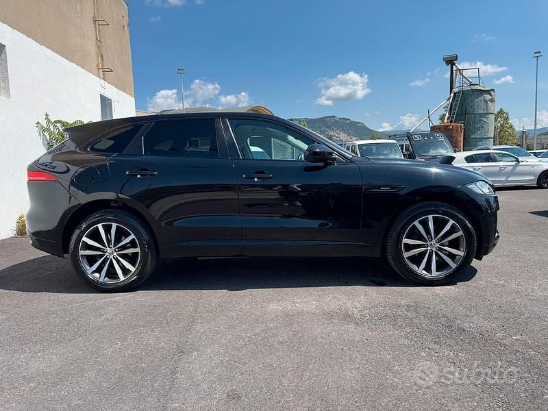Usata Jaguar F-Pace R-Sport 180 CV (132 kW) 2020 Nero SUV