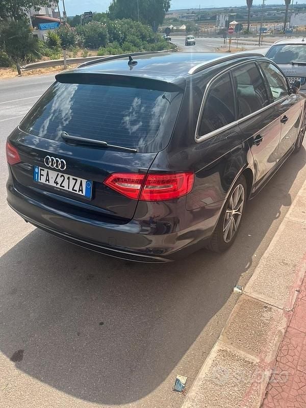 Usata Audi A4 S-Line 150 CV (110 kW) 2015 Blu Berlina