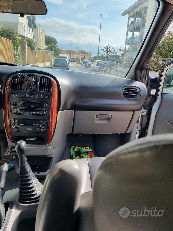 Usata Chrysler Grand Voyager 2006 Grigio Monovolume