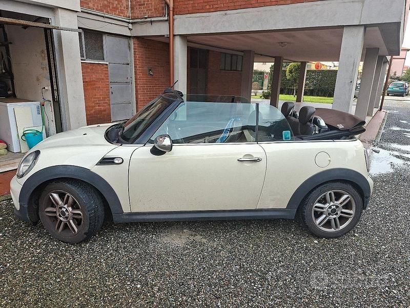Usata Mini Cooper D Cabriolet 2011 Bianco Cabrio