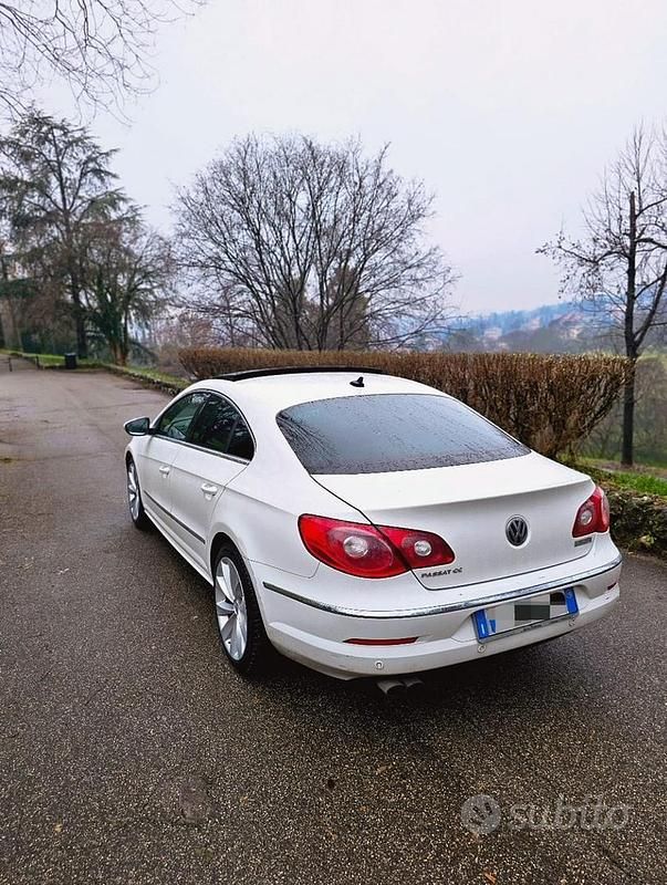Usata VW Passat 170 CV (125 kW) 2010 Bianco Coupé