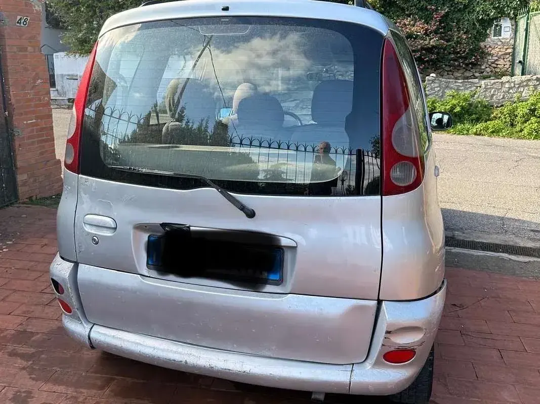 Usata Toyota Yaris Verso Sol 86 CV (63 kW) 2000 Argento Monovolume