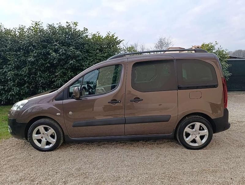 Usata Peugeot TePee Outdoor 92 CV (67 kW) 2012 Bronzo Station wagon