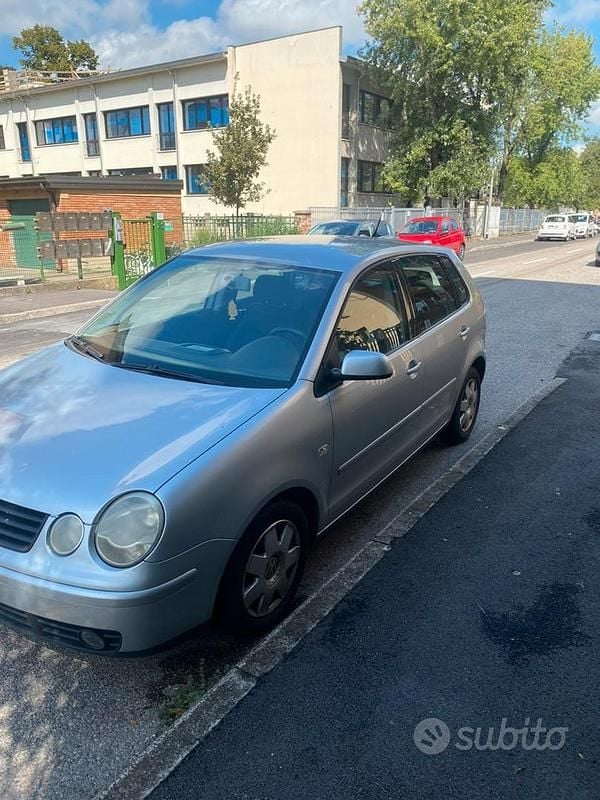 Usata VW Polo 75 CV (55 kW) 2002 Grigio Utilitaria
