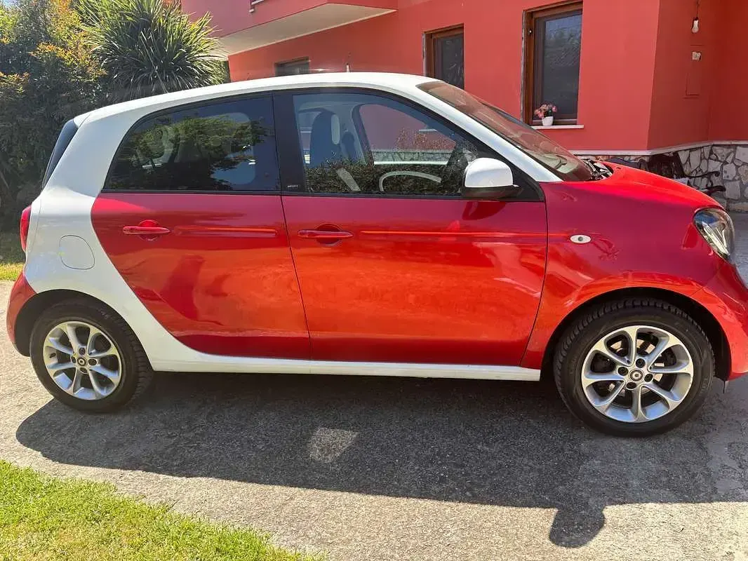 Usata Smart ForFour Passion 71 CV (52 kW) 2014 Rosso Utilitaria