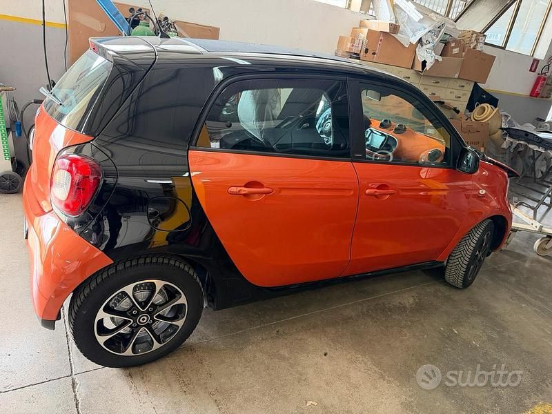 Usata Smart ForFour Passion 71 CV (52 kW) 2015 Utilitaria