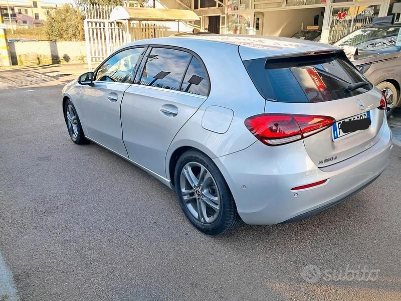 Usata Mercedes A180 Executive 116 CV (85 kW) 2019 Grigio Berlina