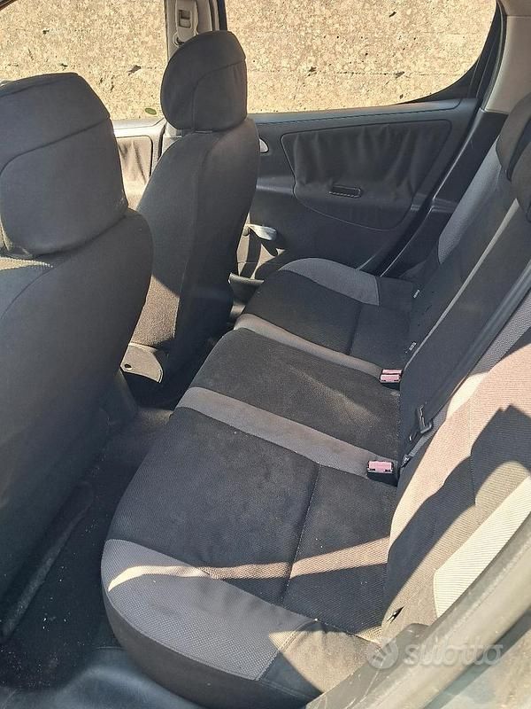 Usata Peugeot 207 88 CV (64 kW) 2006 Grigio Berlina