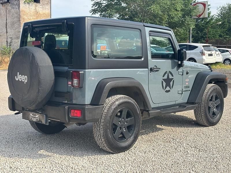 Usata Jeep Wrangler Sahara 200 CV (147 kW) 2014 Grigio SUV