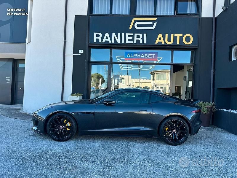 Usata Jaguar F-Type R-Dynamic 340 CV (250 kW) 2018 Grigio Coupé