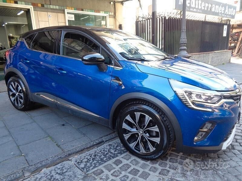 Usata Renault Captur Techno 100 CV (73 kW) 2023 Blu SUV