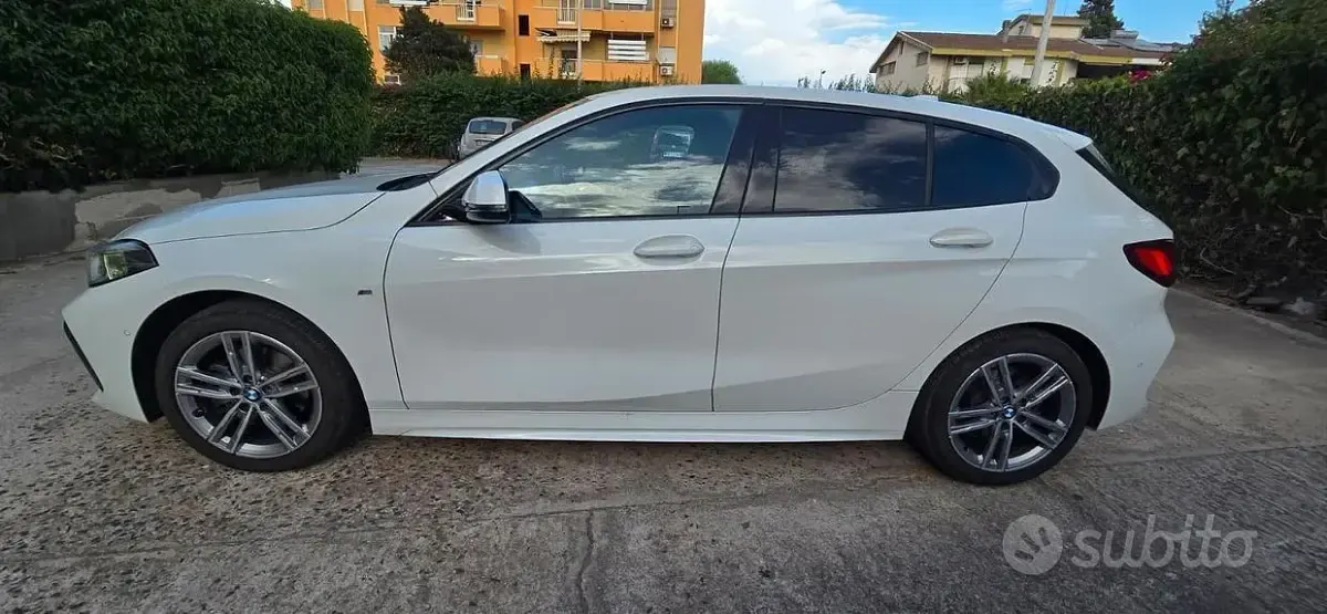 Usata BMW 116 M Sport 116 CV (85 kW) 2022 Bianco Utilitaria