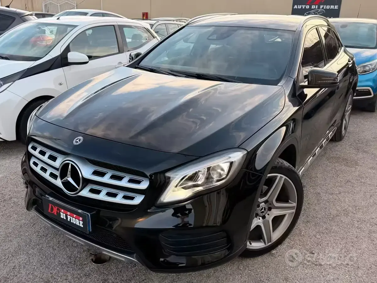 Usata Mercedes GLA200 Premium 136 CV (100 kW) 2017 Nero SUV