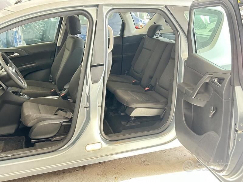 Usata Opel Meriva 100 CV (73 kW) 2012 Grigio Monovolume