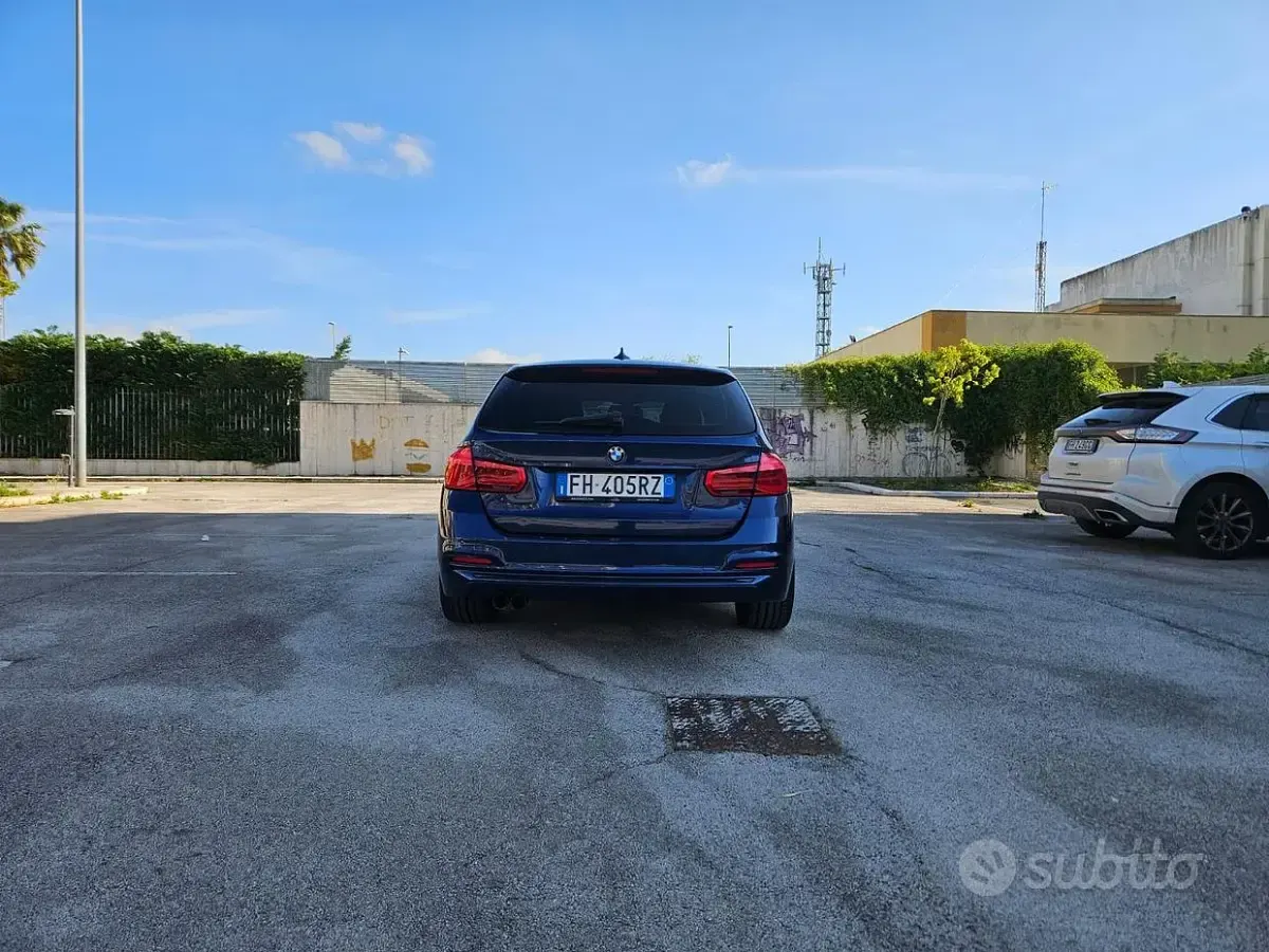 Usata BMW 320 Sport Line 190 CV (139 kW) 2017 Blu Station wagon