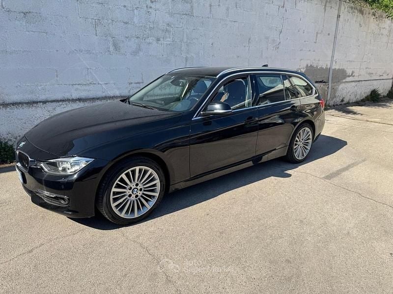 Usata BMW 320 Luxury Line 190 CV (139 kW) 2015 Nero Station wagon