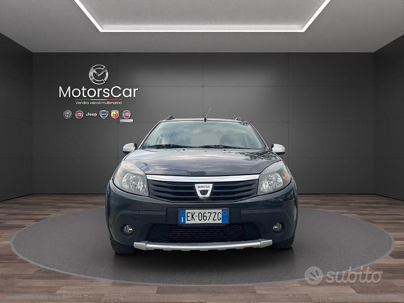 Usata Dacia Sandero Stepway 90 CV (66 kW) 2011 Grigio Utilitaria