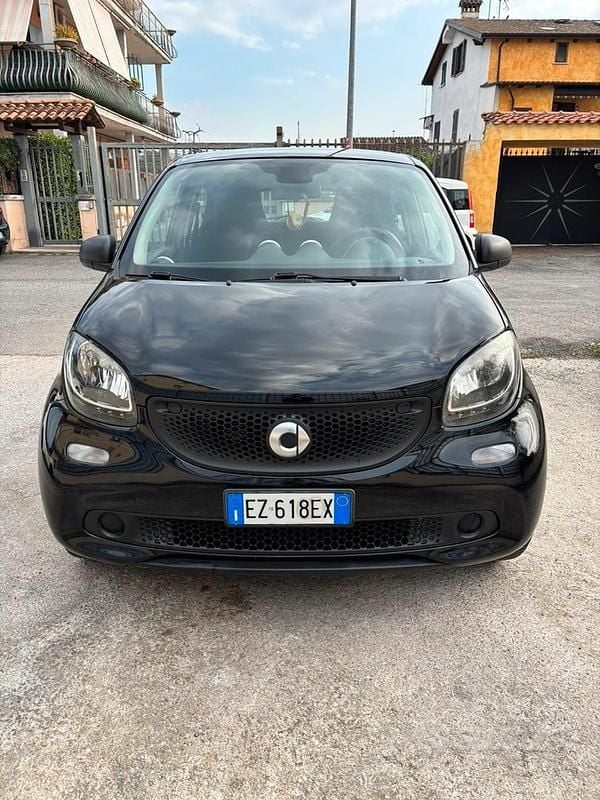 Nero Usata 2015 Smart ForFour Utilitaria | 7000 € (Buon prezzo) - Immagine 1/4