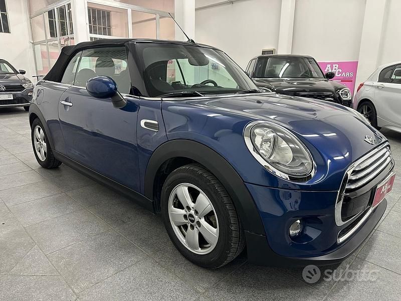 Usata Mini Cooper Cabriolet Hype 136 CV (100 kW) 2016 Blu Cabrio