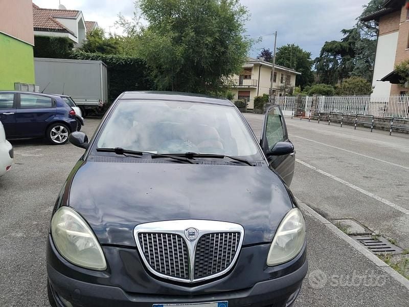 Usata Lancia Ypsilon 70 CV (51 kW) 2006 Nero Utilitaria