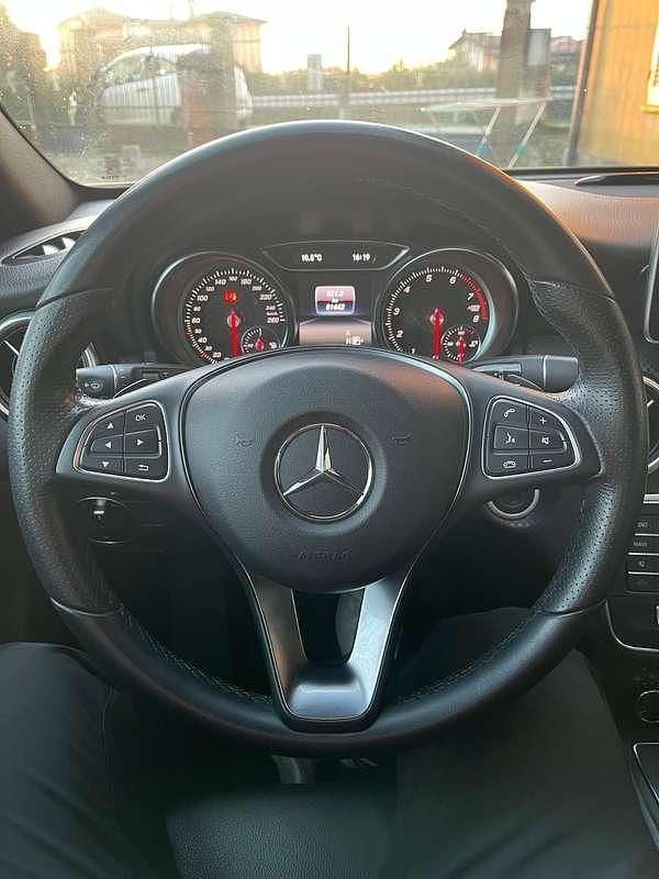 Usata Mercedes 200 156 CV (114 kW) 2017 Grigio Berlina
