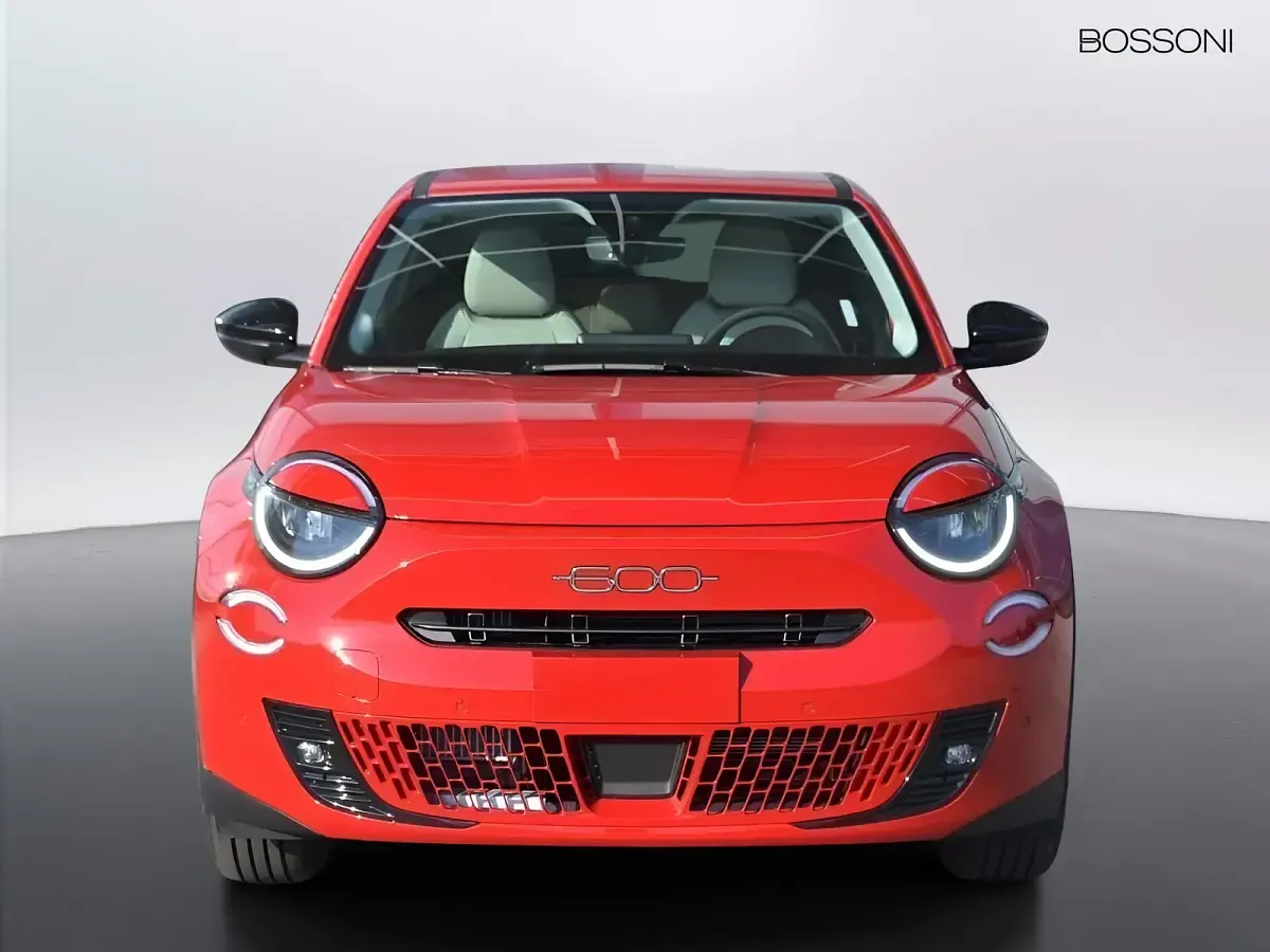 Usata Fiat 600 La Prima 110 CV (80 kW) 2025 Rosso SUV