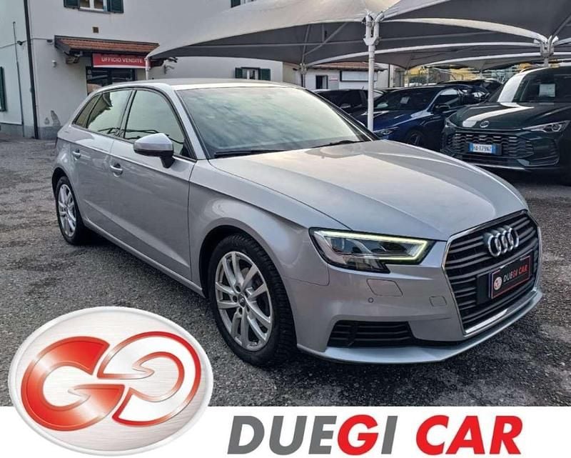 Usata Audi A3 Business 116 CV (85 kW) 2018 Argento Berlina
