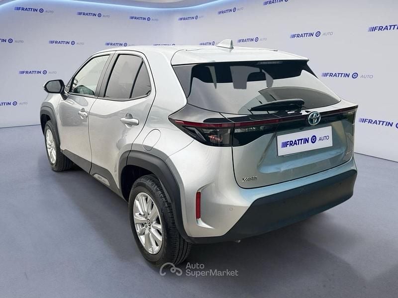Usata Toyota Yaris Cross Business Edition 92 CV (67 kW) 2025 Argento SUV